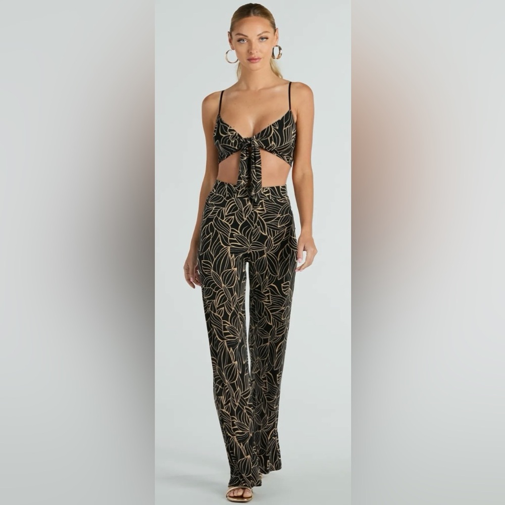 MOVING SALE!! $20!! NWOT Two Piece Set